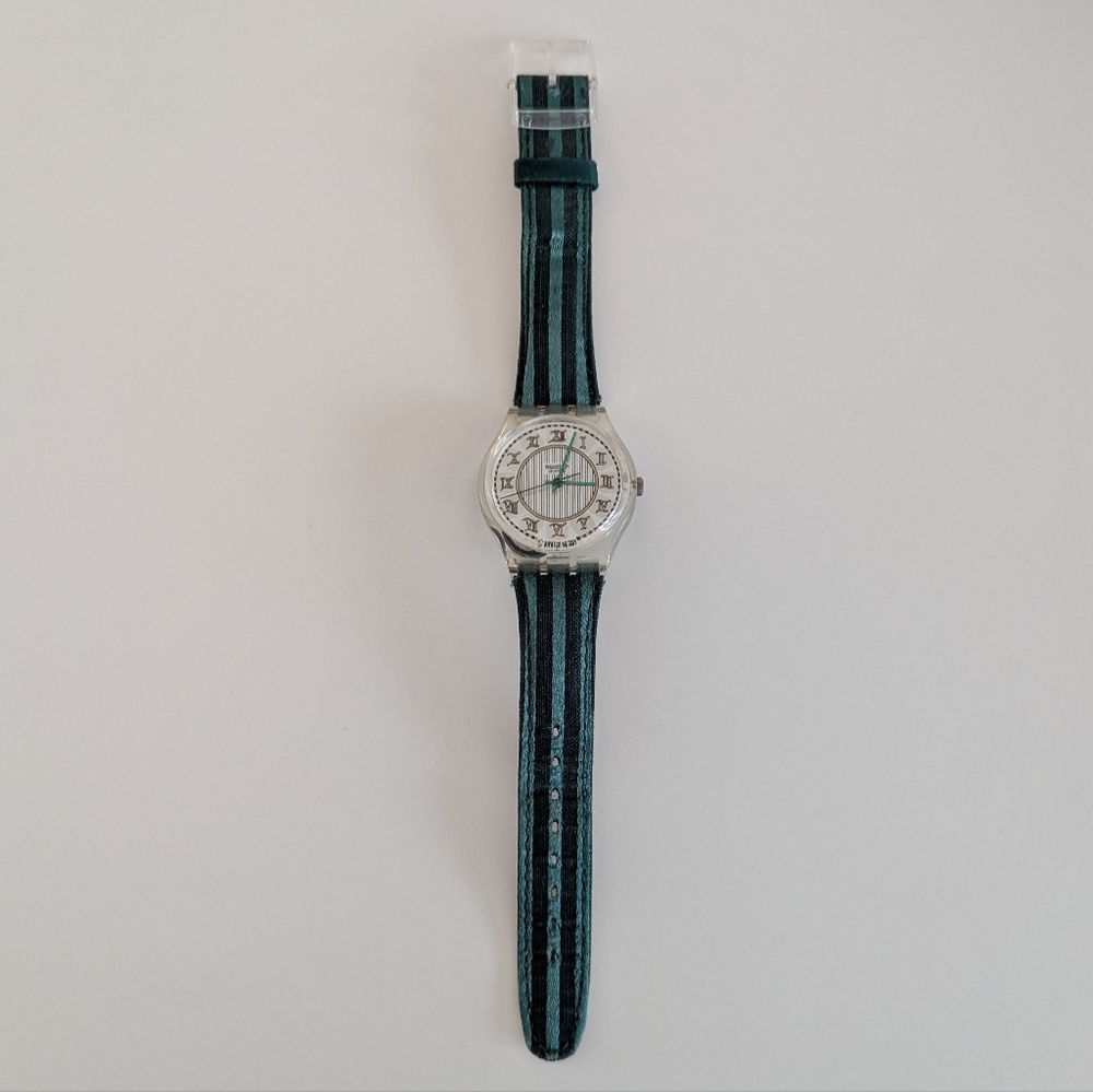 Vintage 90s Swatch Green Watch 💚
